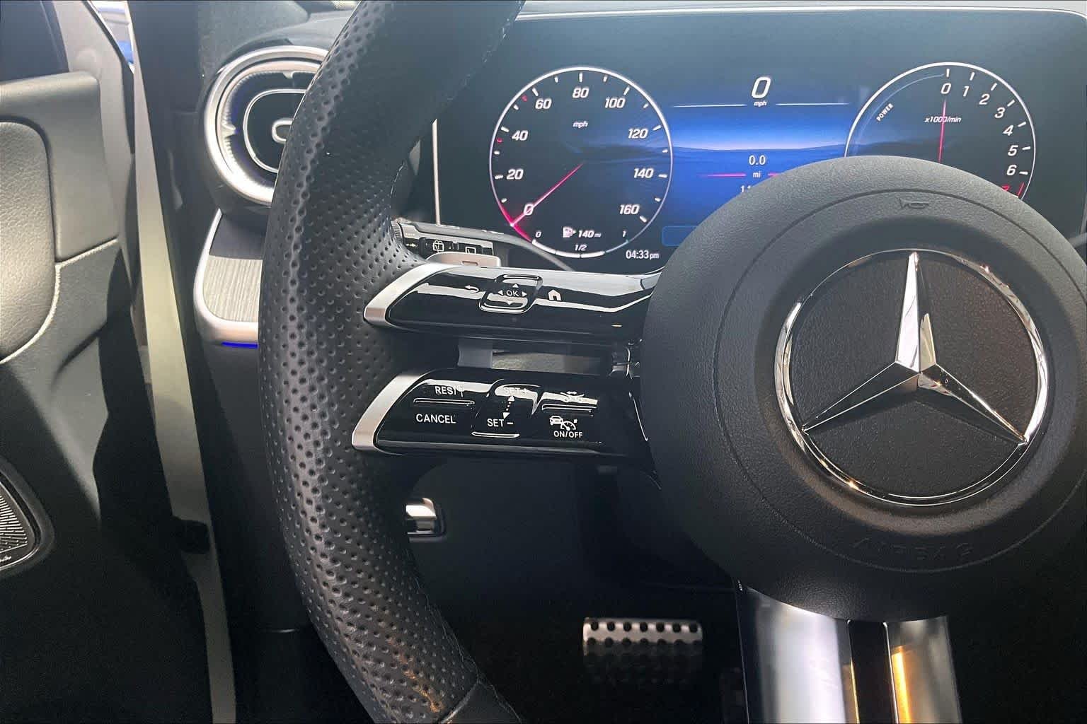 Used 2025 Polar White Mercedes-Benz GLC 350e image 24