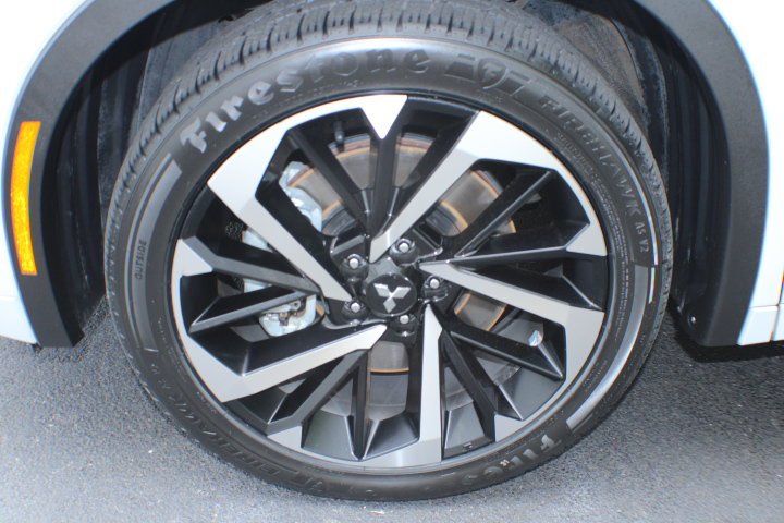 Used 2024 White Mitsubishi SEL image 5