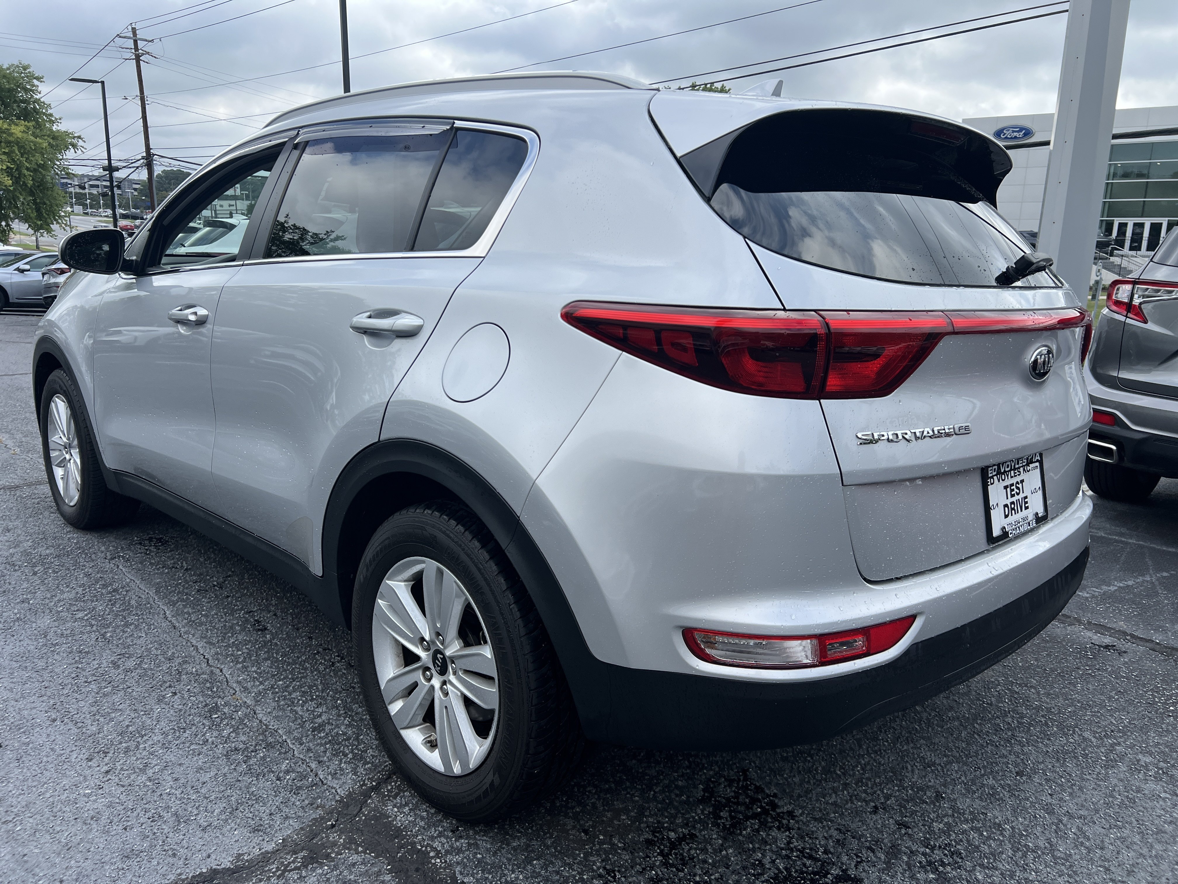 Used 2017 Sparkling Silver Kia LX image 3