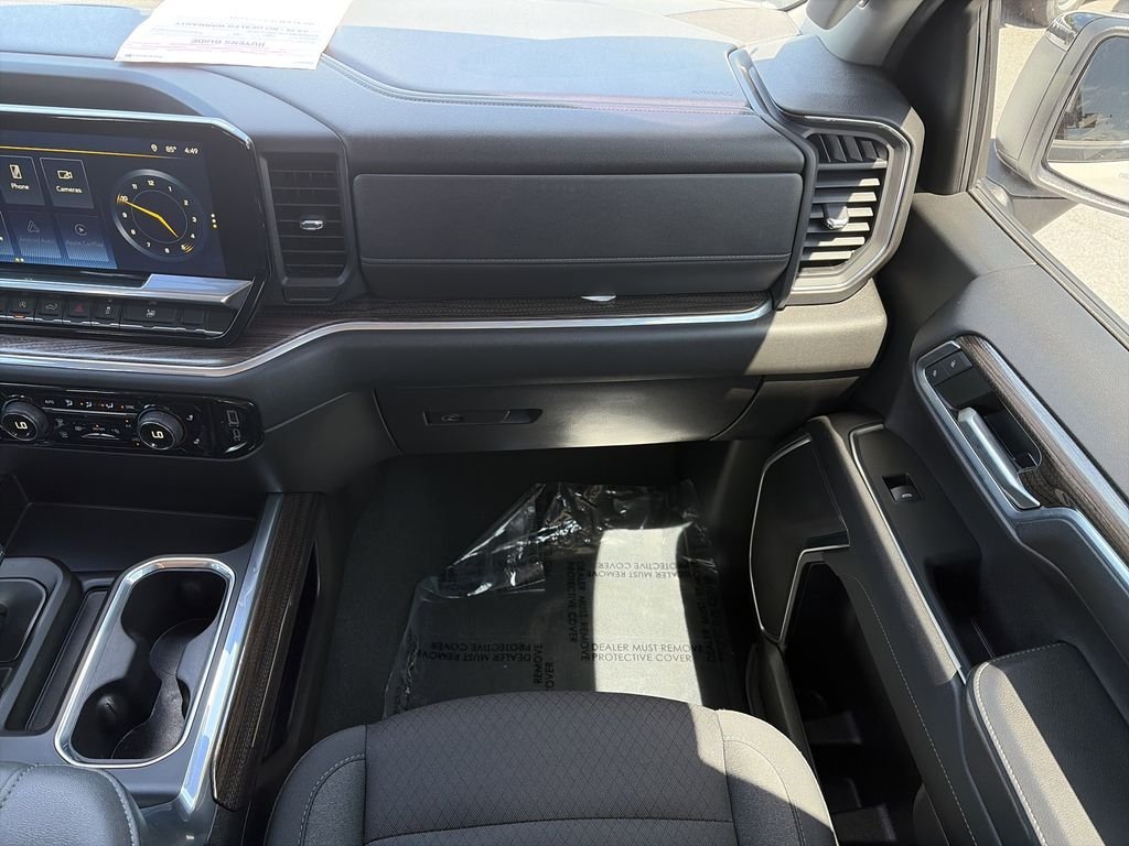 Used 2023 White Chevrolet RST image 17