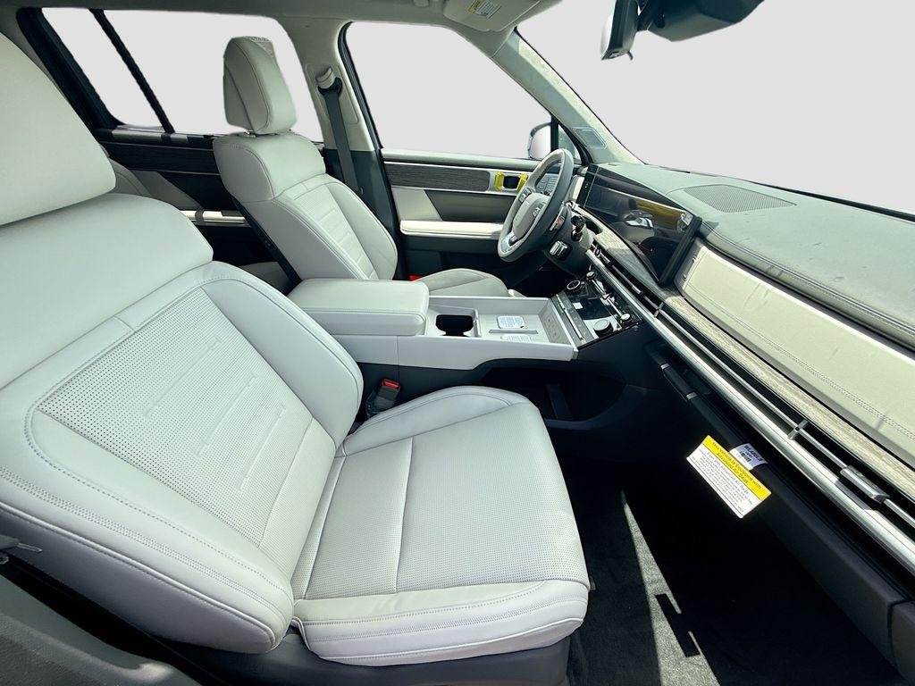 New 2026 Shimmering Silver Hyundai Calligraphy FWD image 20