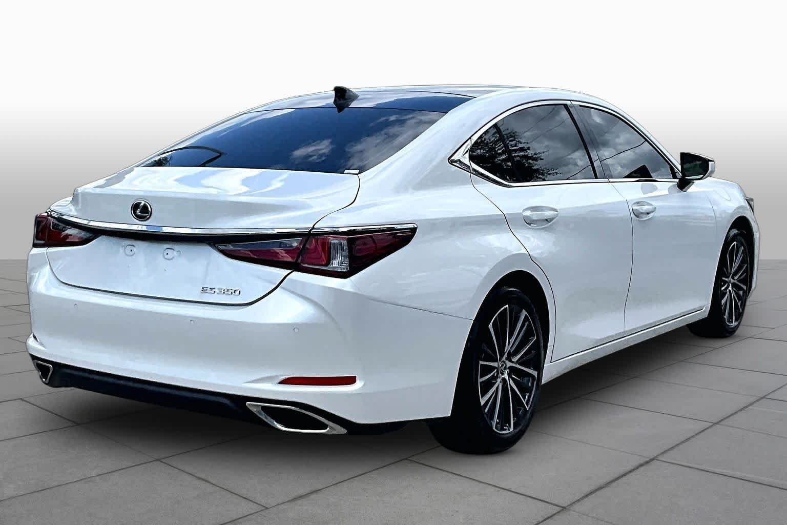 Used 2025 Eminent White Pearl Lexus  image 13