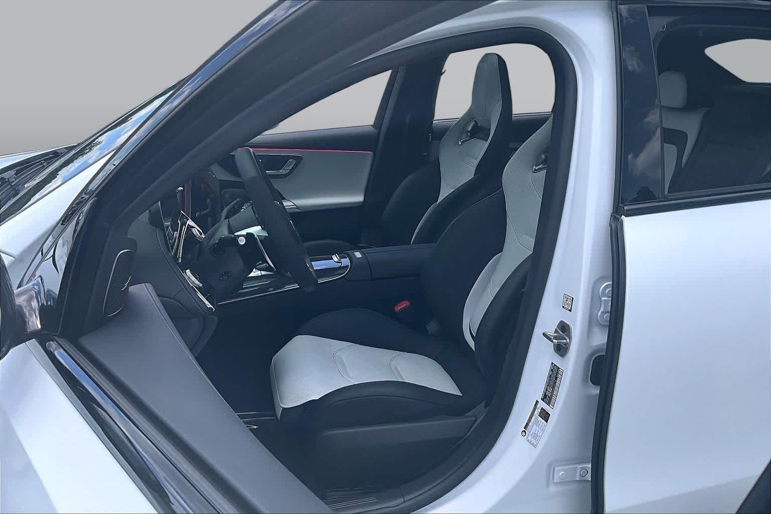 Used 2025 MANUFAKTUR Moonlight White Magno Mercedes-Benz AMG® E 53 E image 8