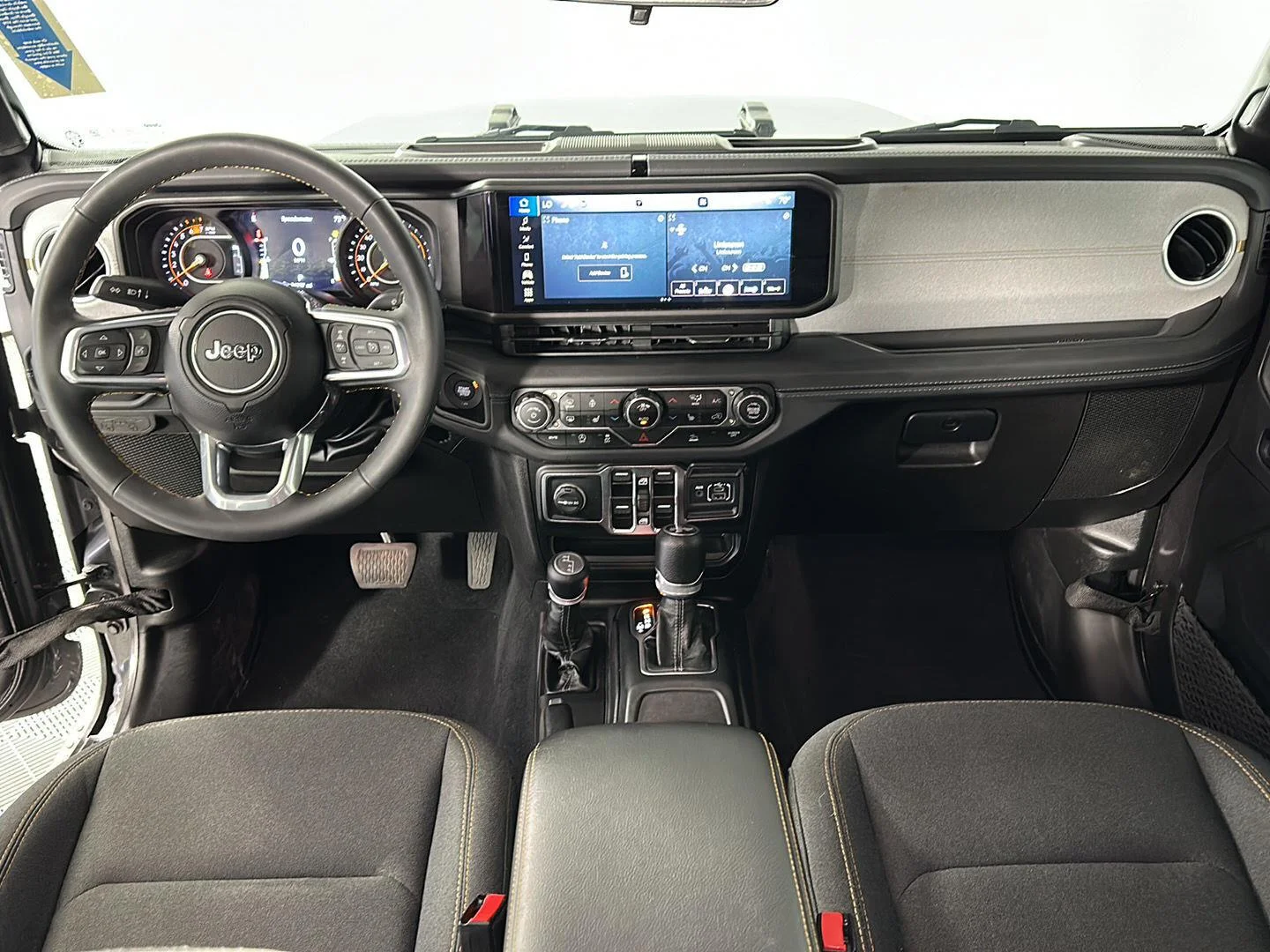 Used 2024 Granite Crystal Metallic Clearcoat Jeep Sahara image 2