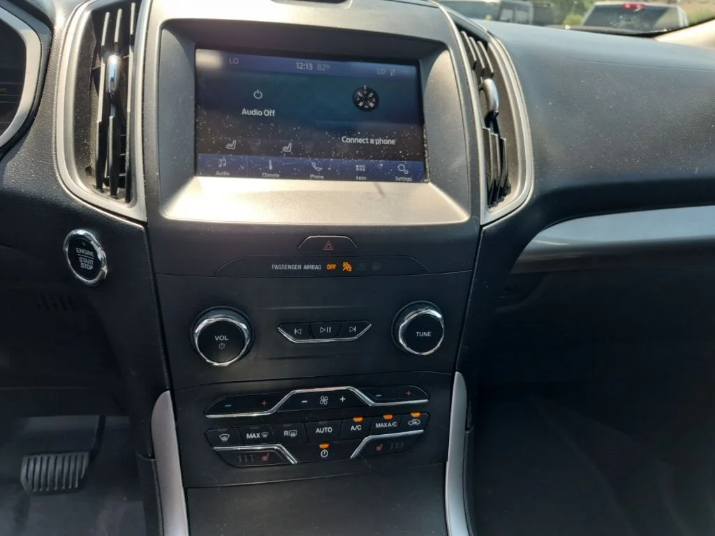 Used 2020 Black Ford SEL image 18