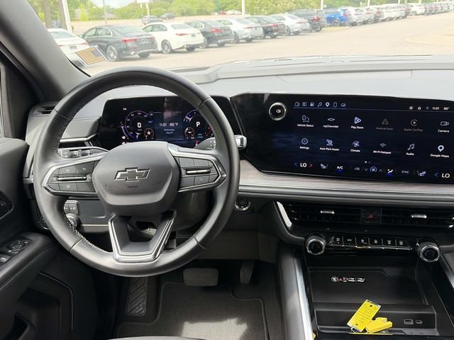 Used 2025 Gray Chevrolet Z71 image 13