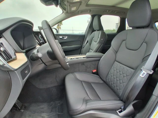 New 2026 Crystal White Volvo Core image 15