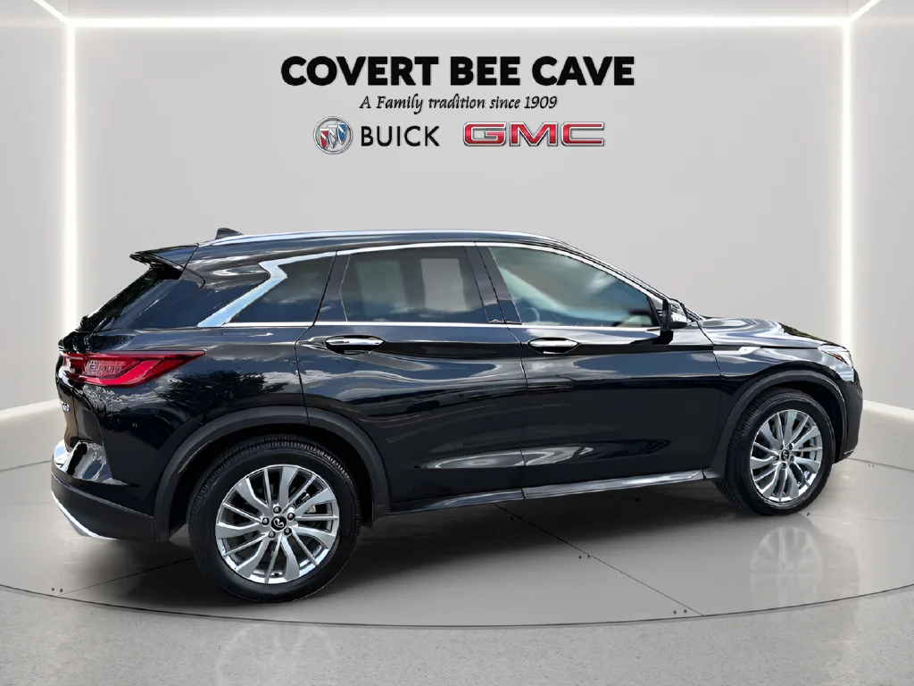 Used 2024 Black INFINITI LUXE image 11
