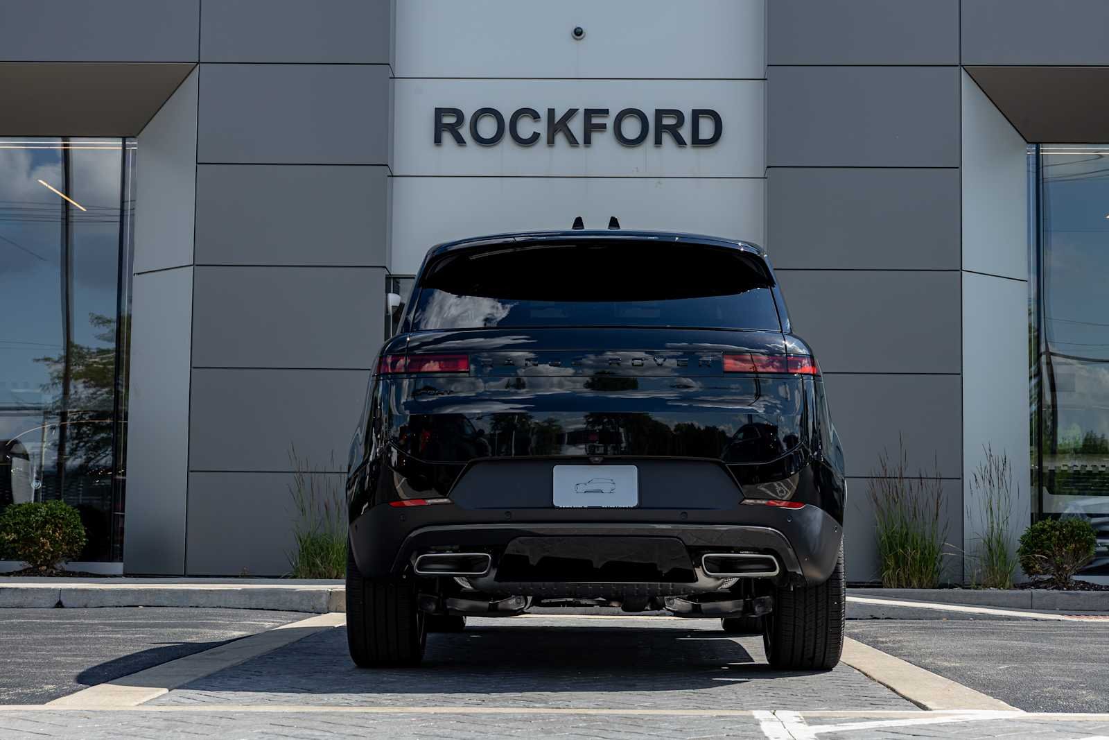 New 2026 BLACK Land Rover SE image 7