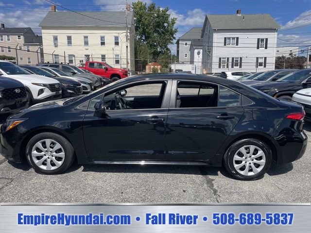 2025 Toyota Corolla LE - Photo 9