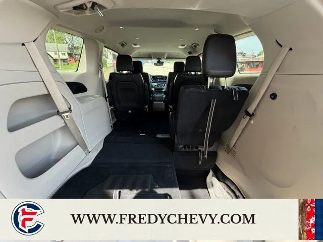 Used 2023 White Chrysler Touring L image 29