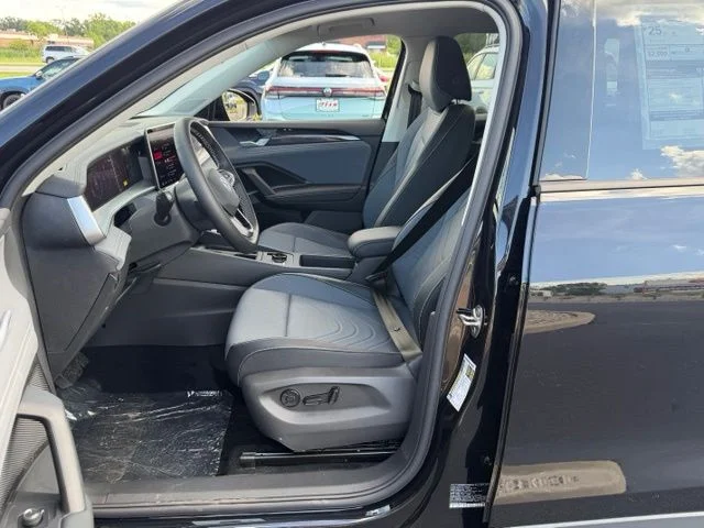 New 2026 Black Volkswagen 2.0T SE image 12