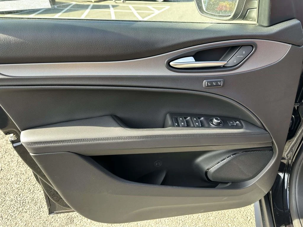 2025 Alfa Romeo Stelvio Base - Photo 28