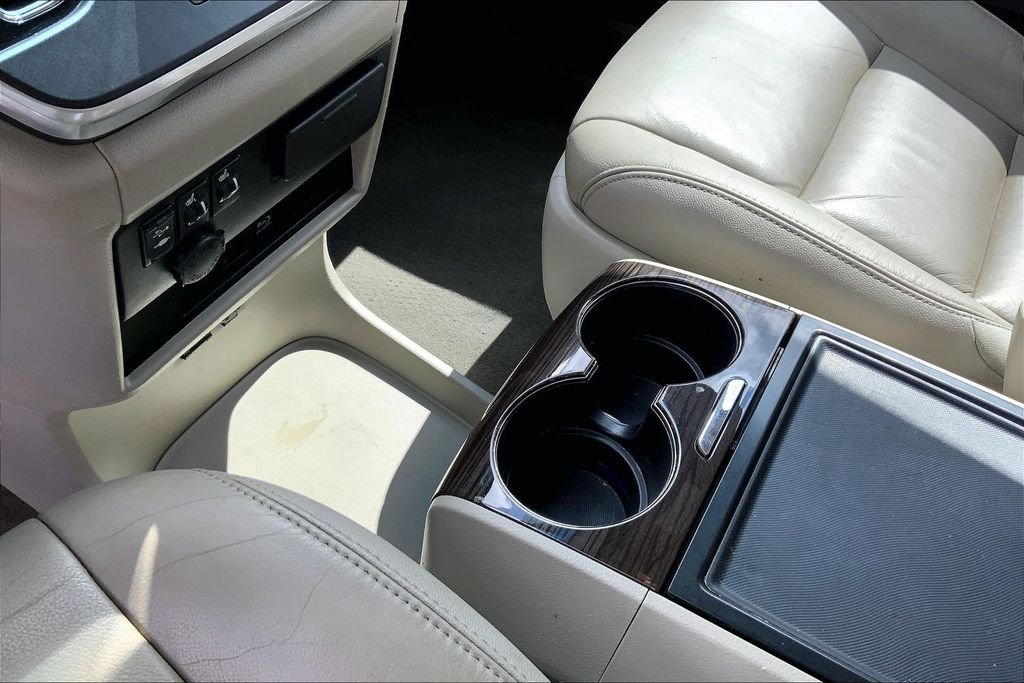 Used 2015 White Toyota XLE Premium image 17