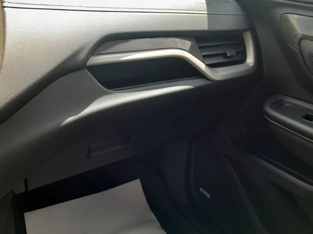 Used 2024 Black GMC Denali image 34