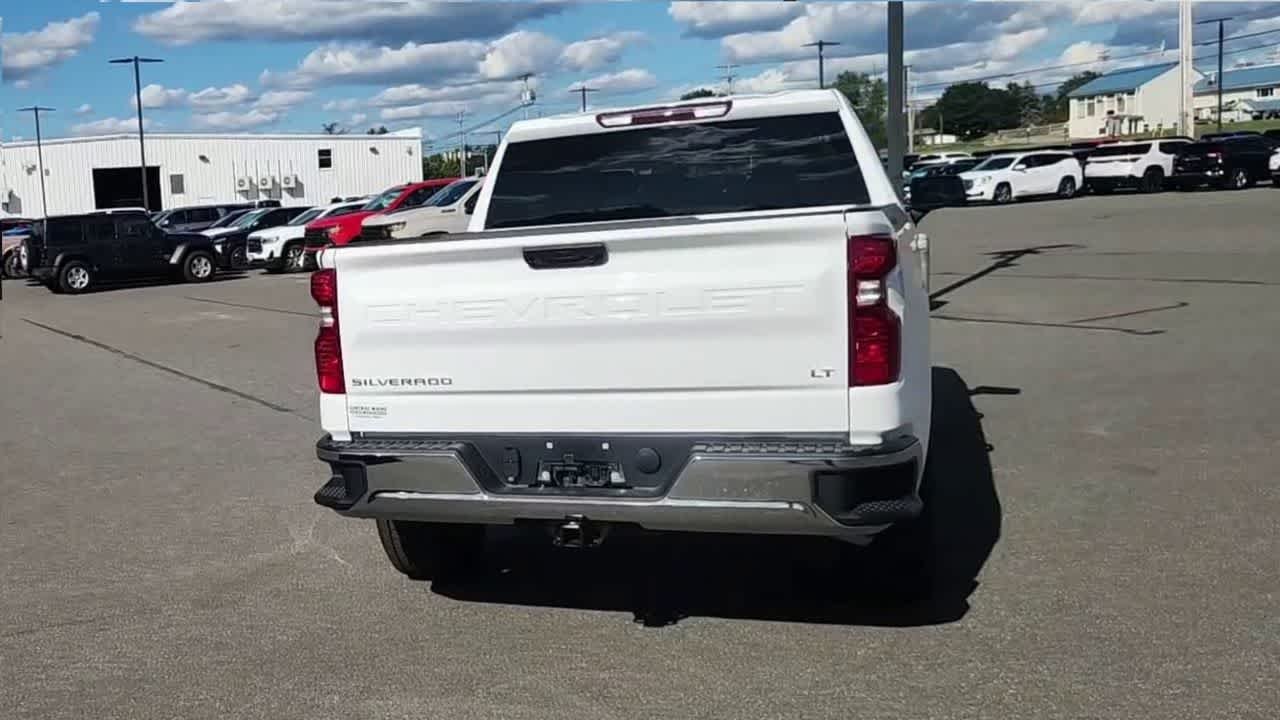 New 2026 Summit White Chevrolet LT (2FL) image 3