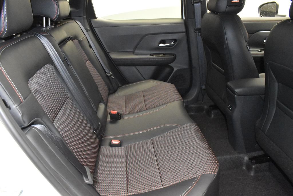 Certified Used 2025 White Nissan SR image 31