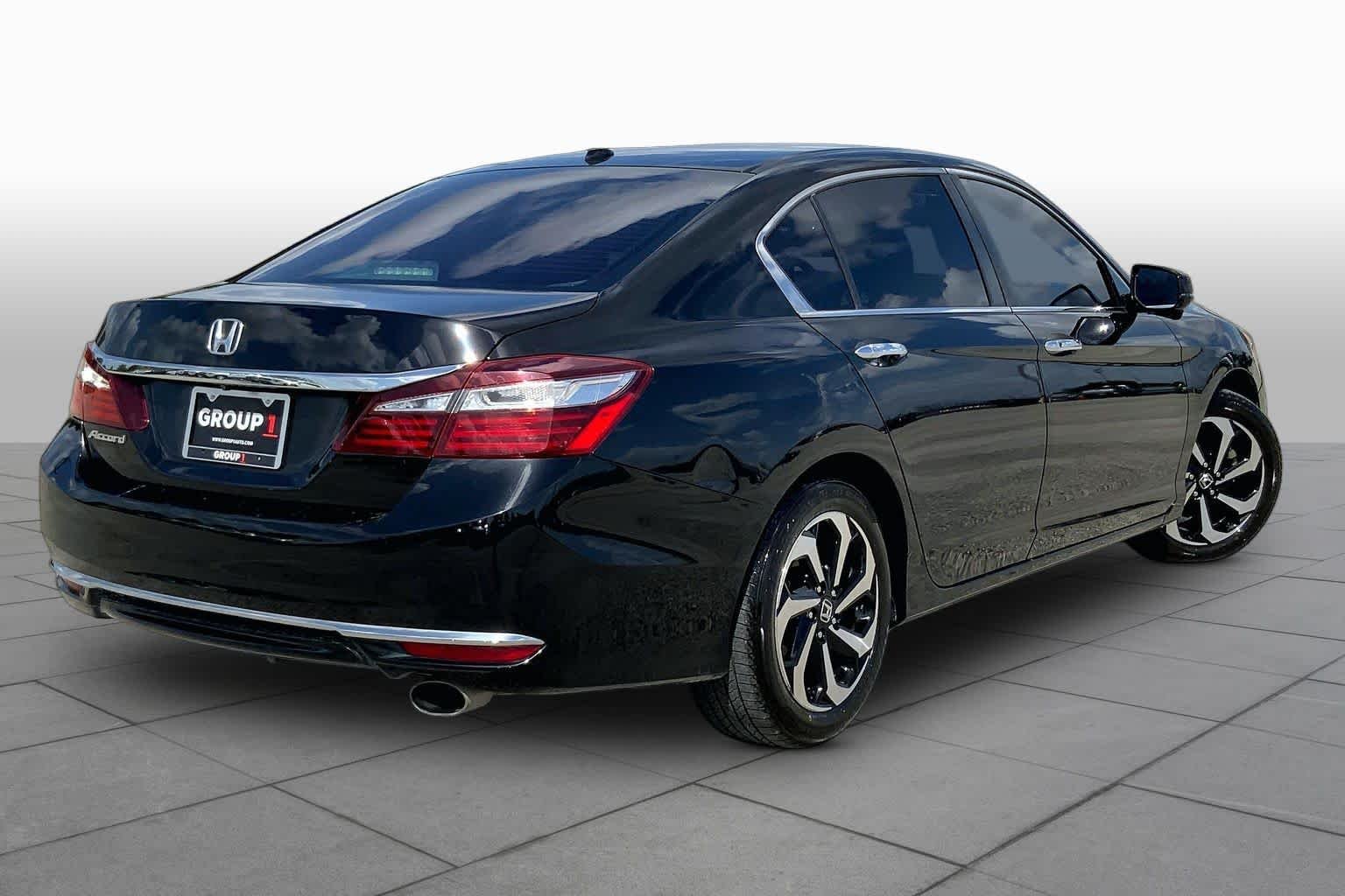 Used 2017 Crystal Black Pearl Honda EX-L image 13