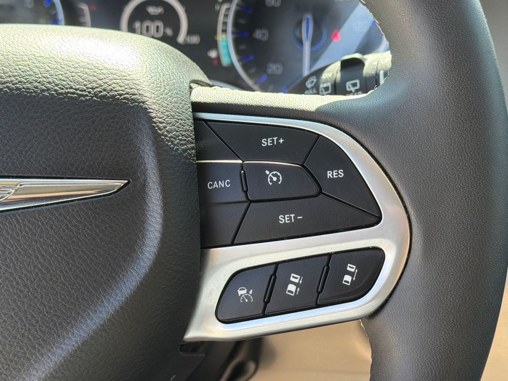 Used 2024 Silver Chrysler Touring L image 35