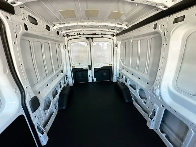 New 2026 Oxford White Ford Base image 16