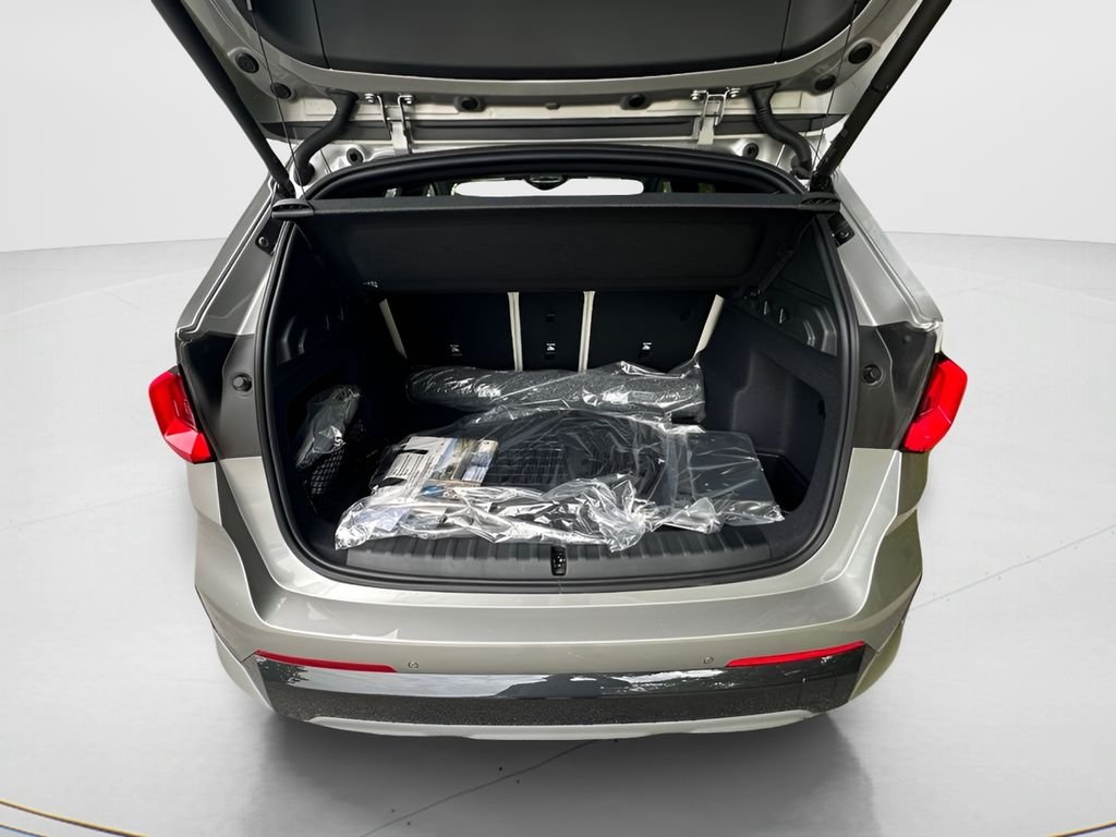 New 2026 Space Silver Metallic BMW xDrive28i image 23