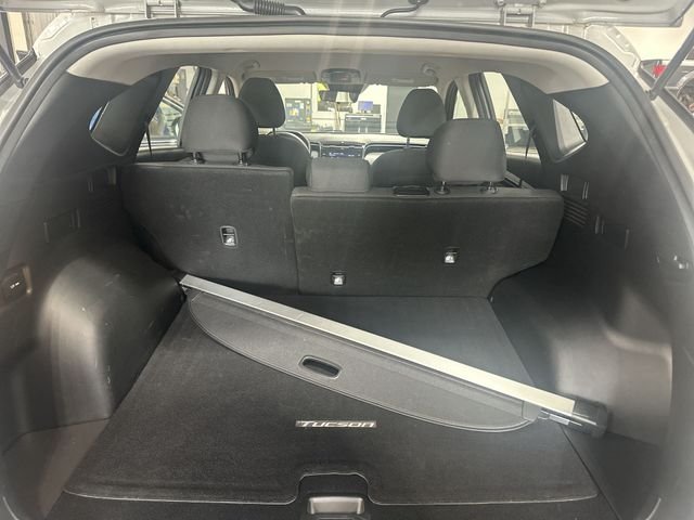 Used 2024 Silver Hyundai SE image 26