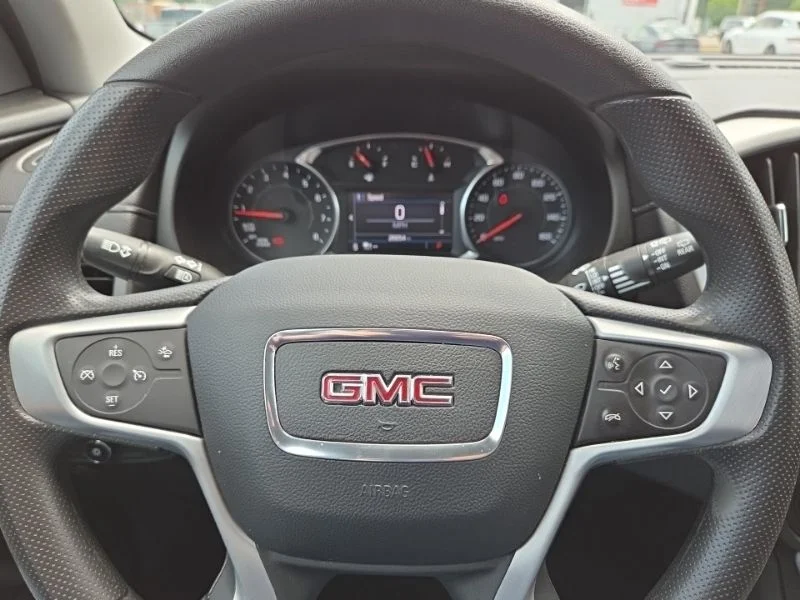 Used 2022 Ebony Twilight Metallic GMC SLE image 11