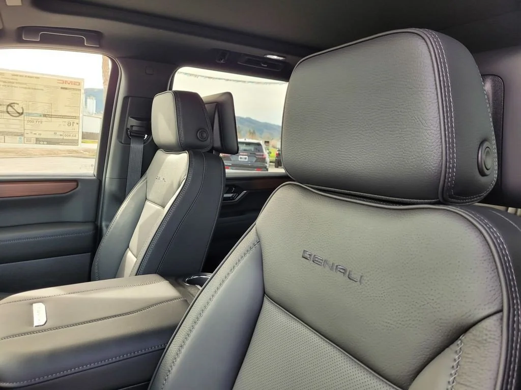 2026 GMC Yukon XL Denali - Photo 12