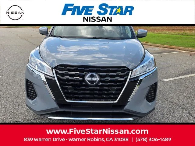 Used 2023 Gray Nissan SV image 2