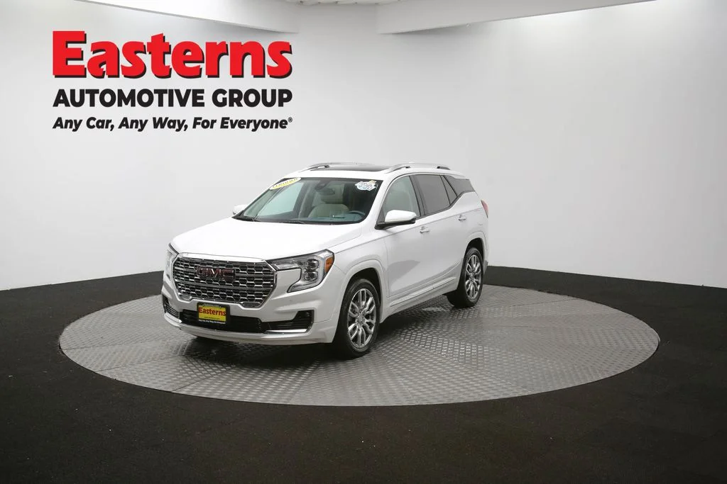 Used 2023 White GMC Denali image 55