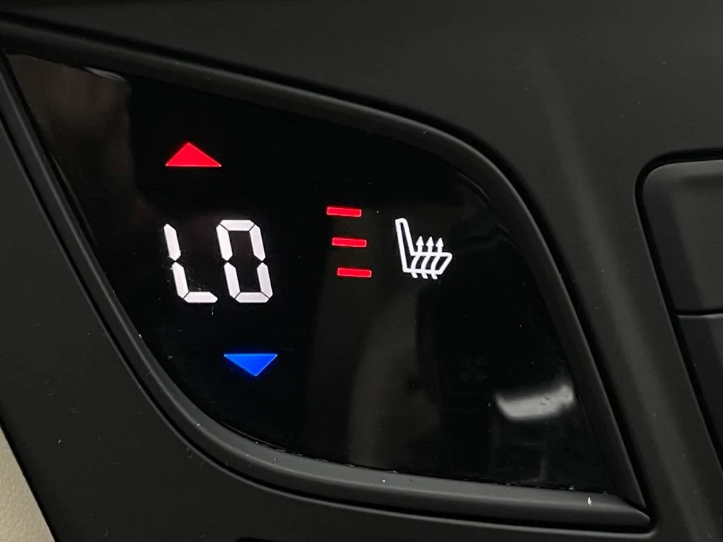 Used 2020 DARK MOON BLUE METALLIC Buick Essence image 6