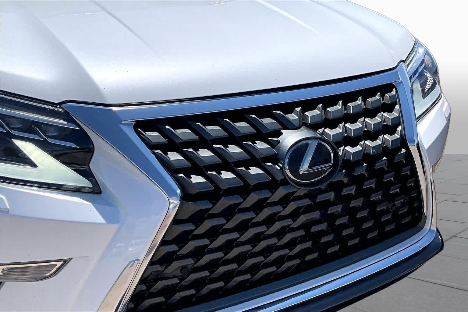 Used 2020 Starfire Pearl Lexus Premium image 27