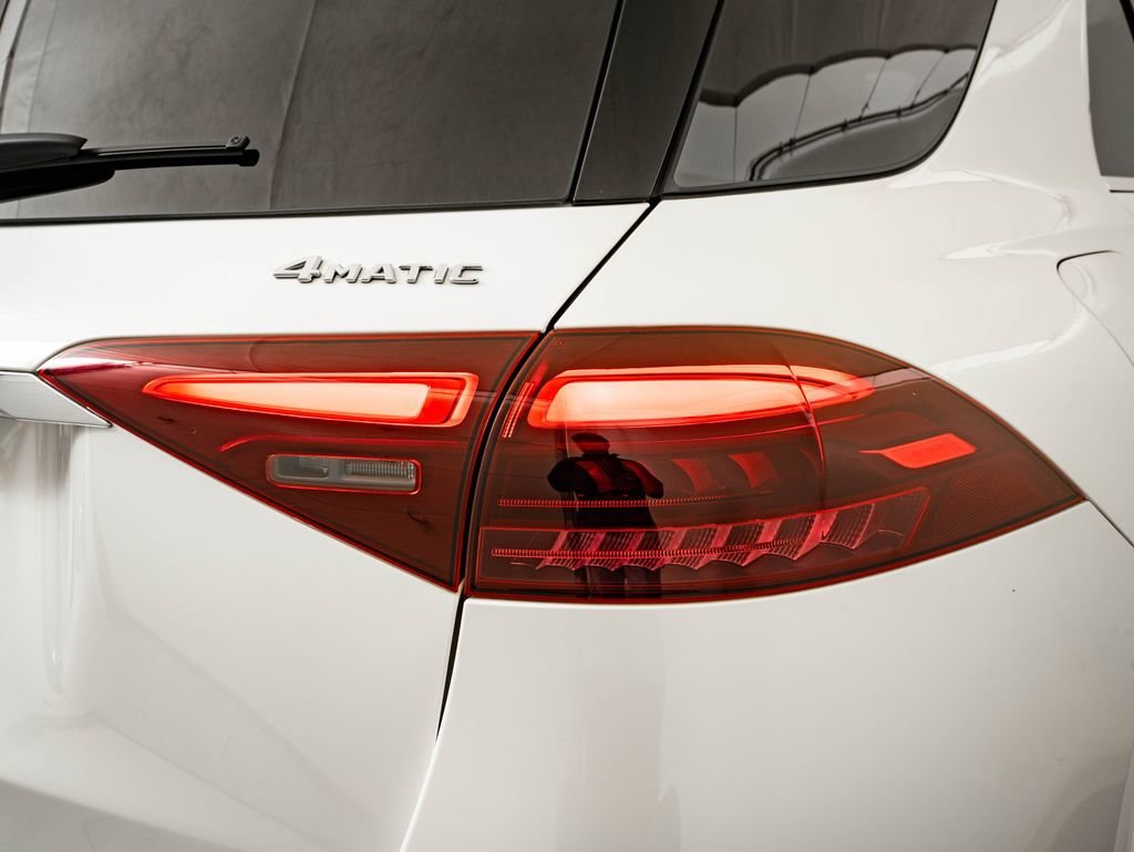 Used 2024 Manufaktur Diamond White Metallic Mercedes-Benz GLE 350 image 9