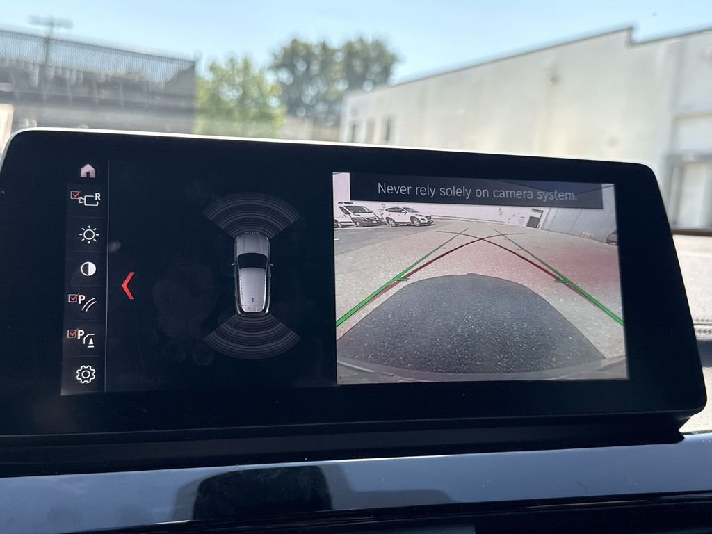 Used 2022  BMW xDrive28i image 14