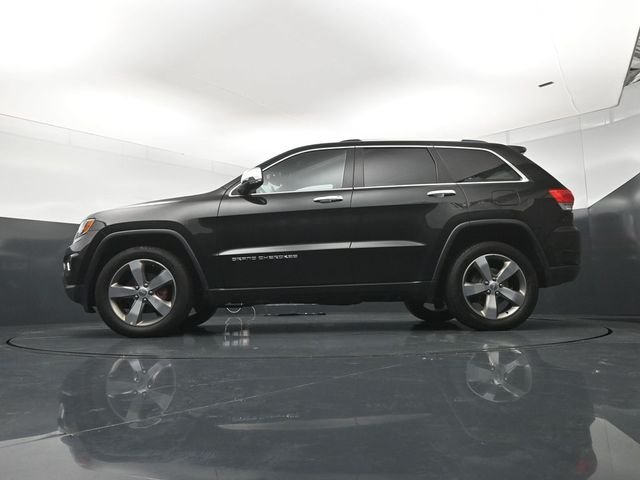 Used 2015 Black Jeep Limited image 21