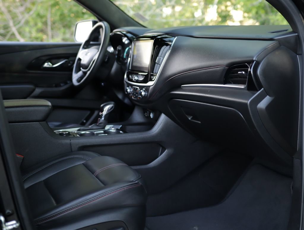 Used 2023 Mosaic Black Metallic Chevrolet RS image 35