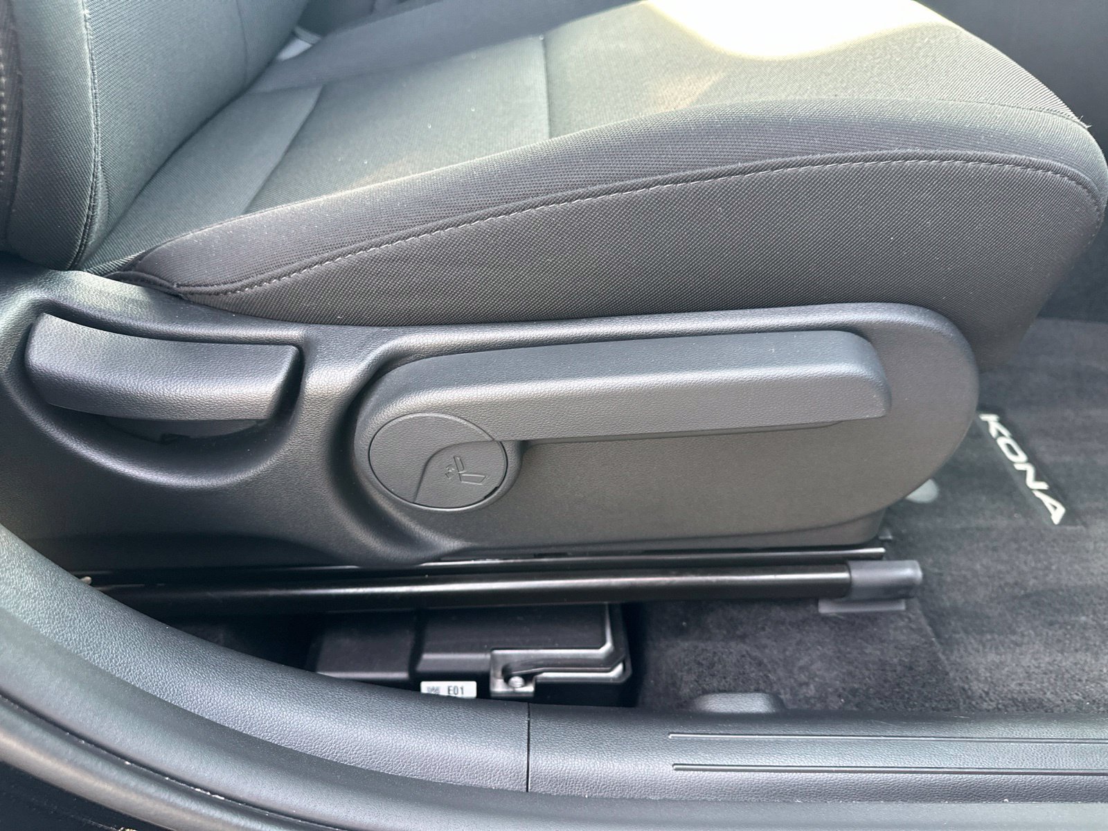 Certified Used 2025 Black Hyundai SEL image 34