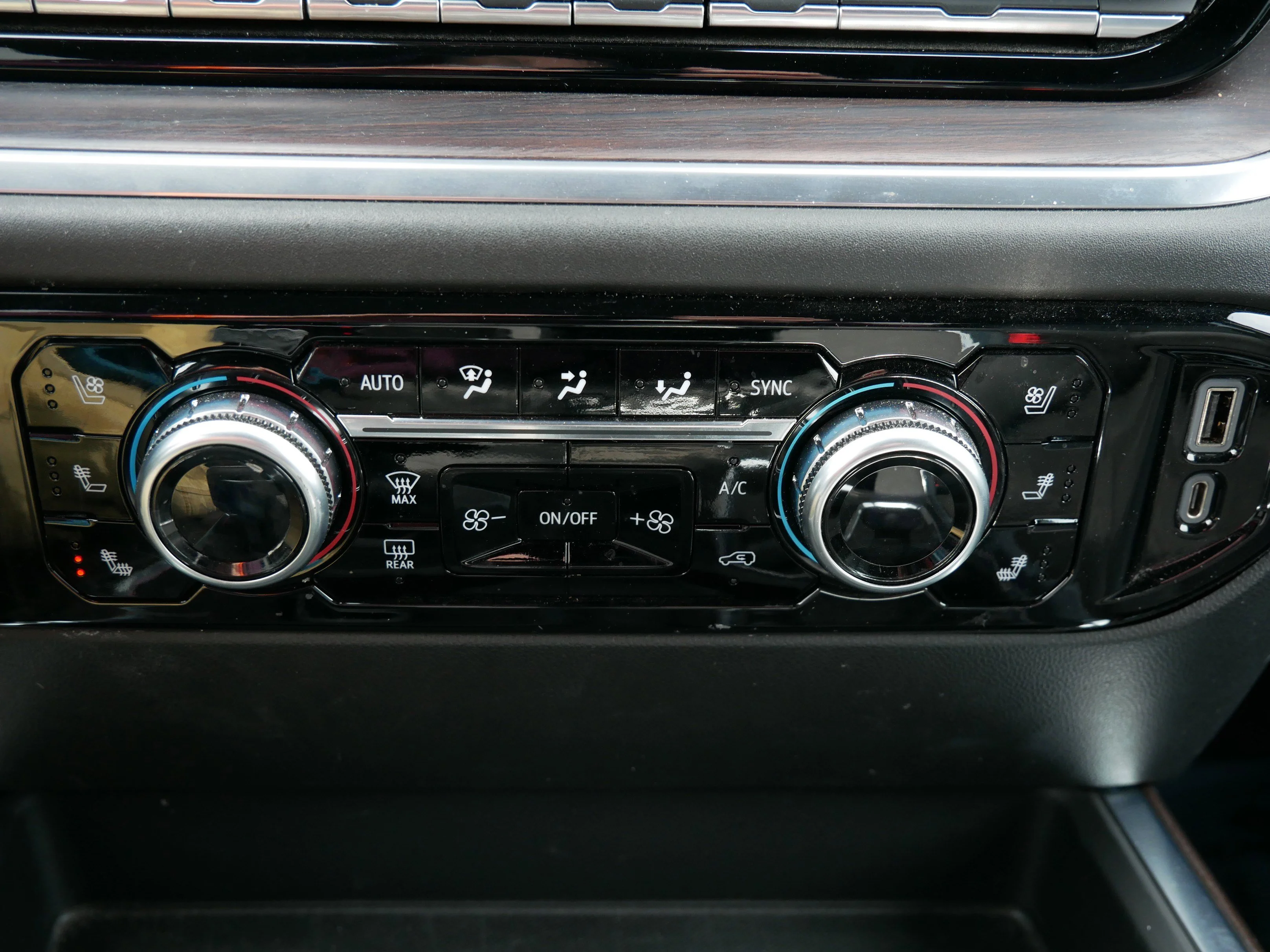 2022 GMC Sierra 1500 SLT - Photo 23