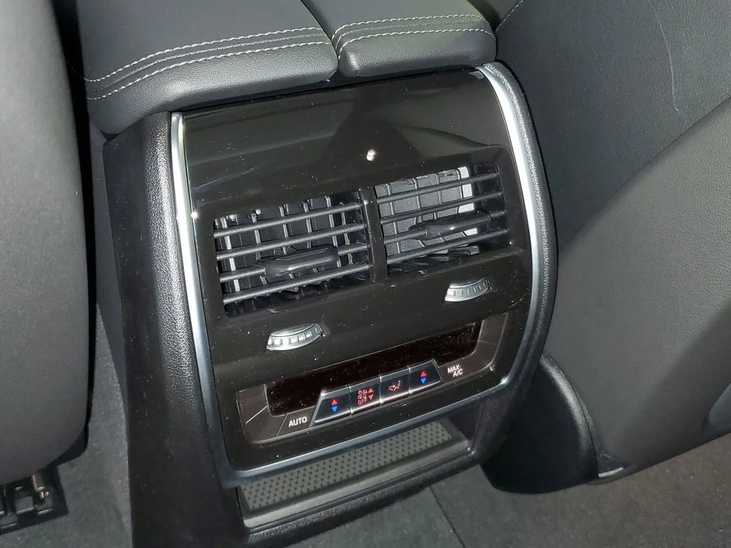 Used 2026 White BMW sDrive40i image 12