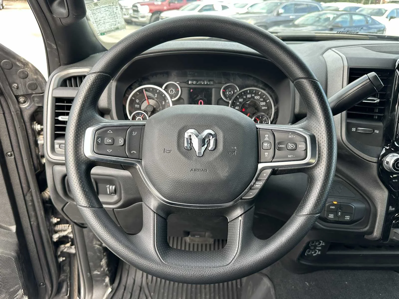 2025 RAM 2500 Tradesman - Photo 27