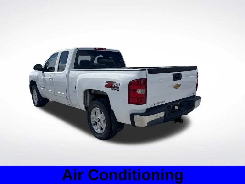 Used 2013 Summit White Chevrolet LT image 3