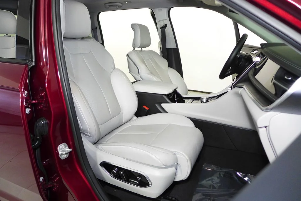 Used 2023 Red Jeep Overland image 19