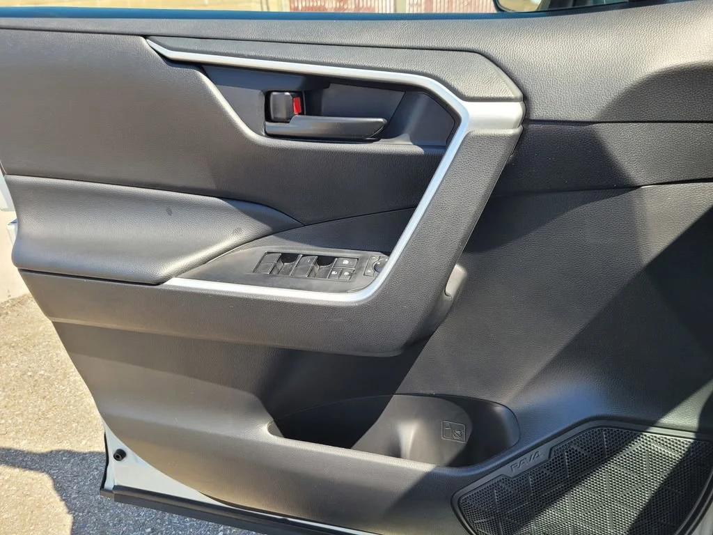 Used 2024  Toyota LE image 28