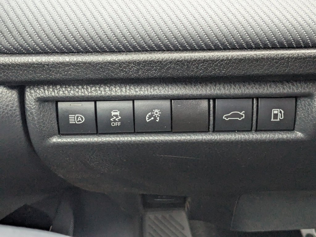 Used 2025  Toyota SE image 21