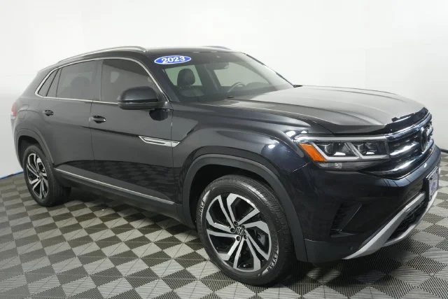 Used 2023 Deep Black Pearl Effect Volkswagen 2.0T SEL image 1
