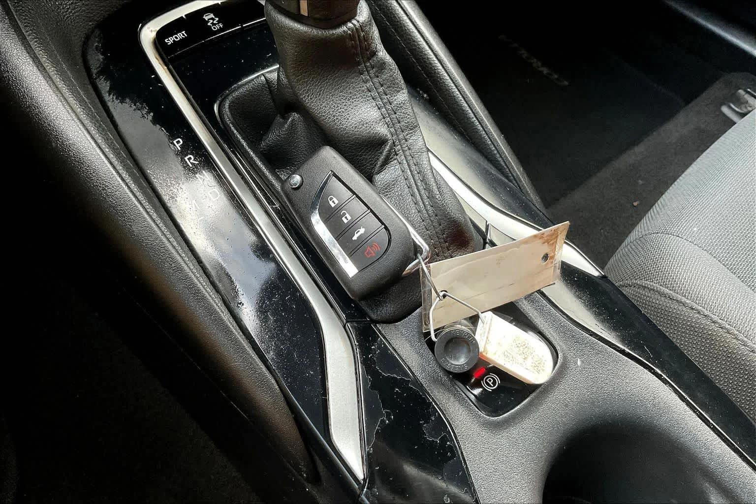 Used 2020 Classic Silver Metallic Toyota SE image 14
