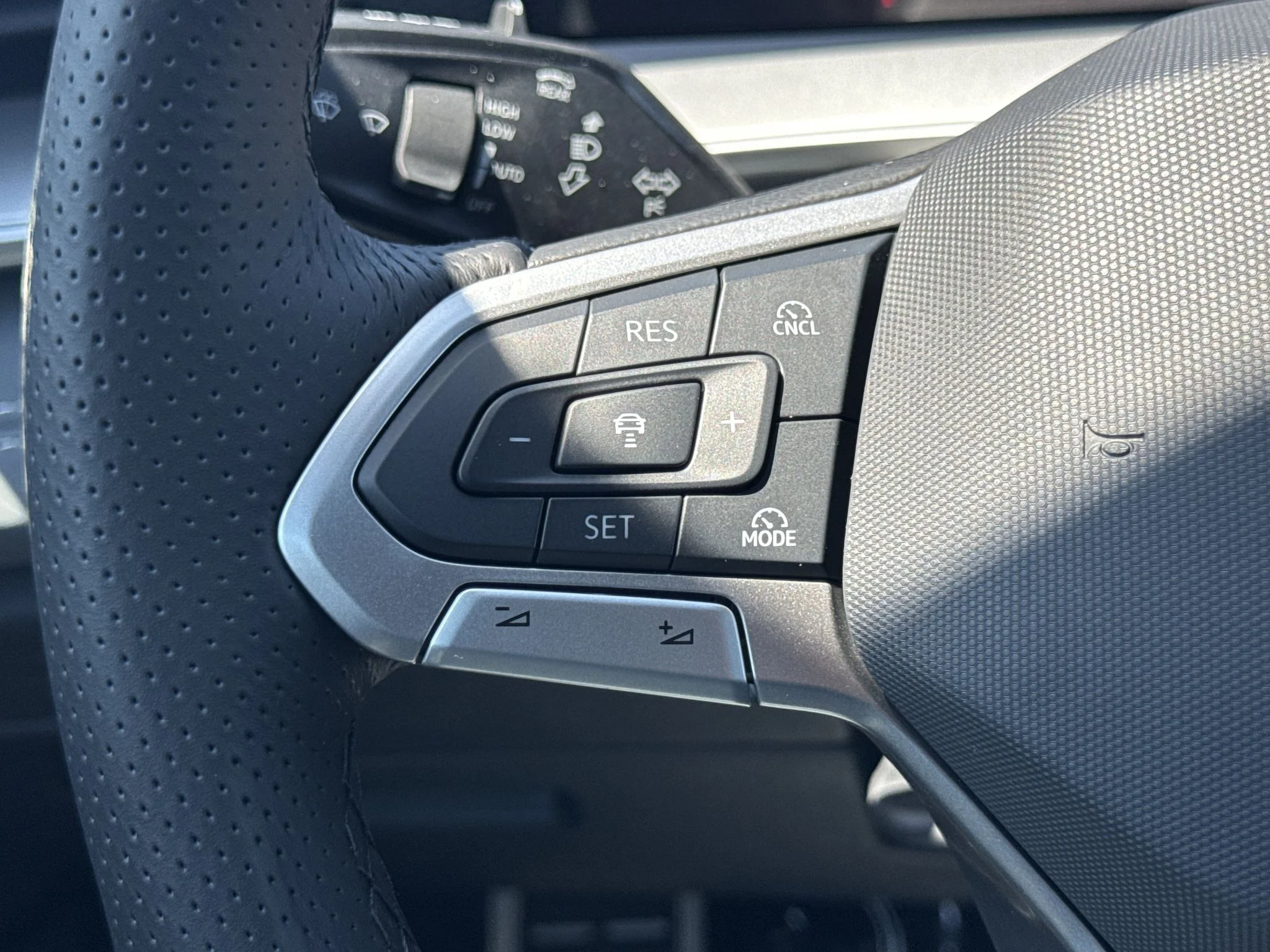 New 2026 Platinum Gray Metallic Volkswagen SE R-Line Black image 19