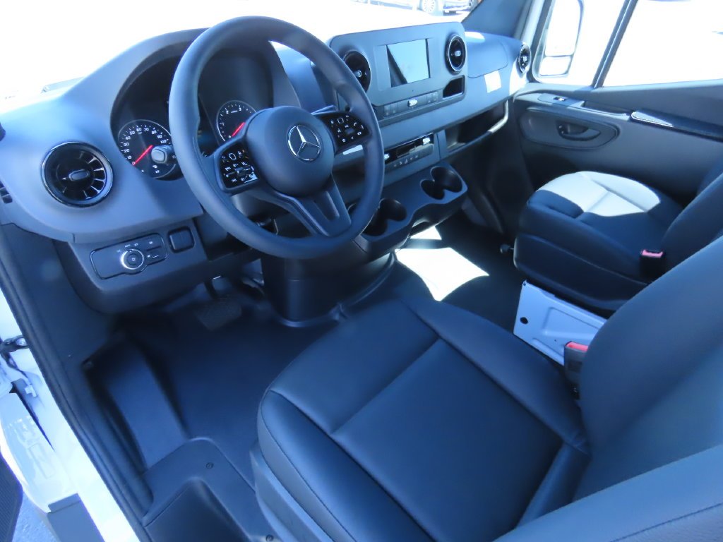Used 2024 Arctic White Mercedes-Benz Cargo 170 WB image 10