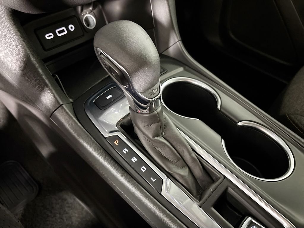 Used 2024 White Chevrolet LT image 17