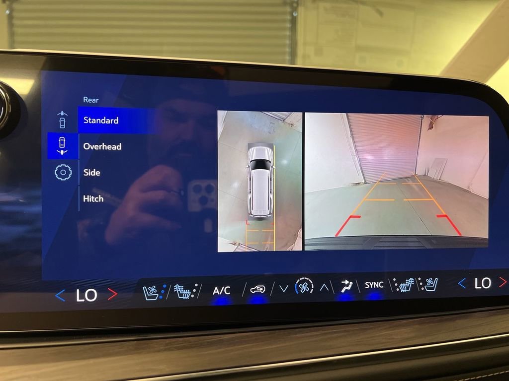 2026 Chevrolet Suburban Premier - Photo 17